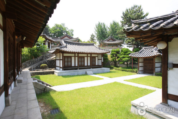 Dosanseowon Confucian Academy