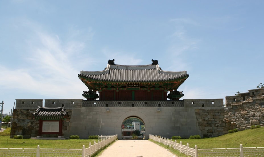 Front View of the Gwangseongbo Fortress, in the Gwangseongbo Fort, Later  Named Anhaeru, Meaning Peaceful Sea, South Korea Stock Photo - Image of  incheon, island: 247113676