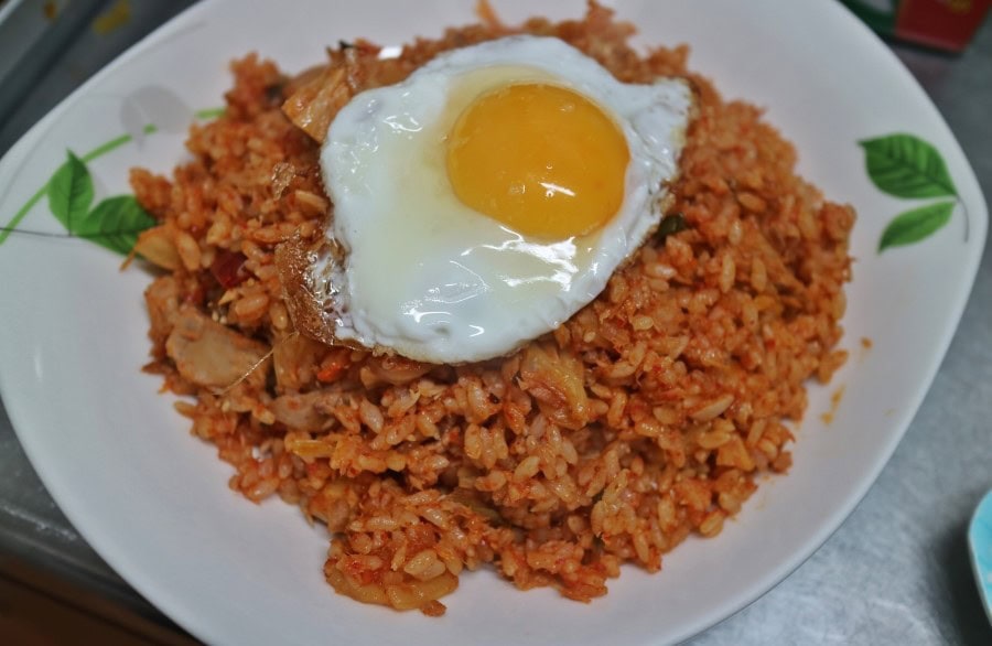 Starting the day with kimchi-bokkeumbap