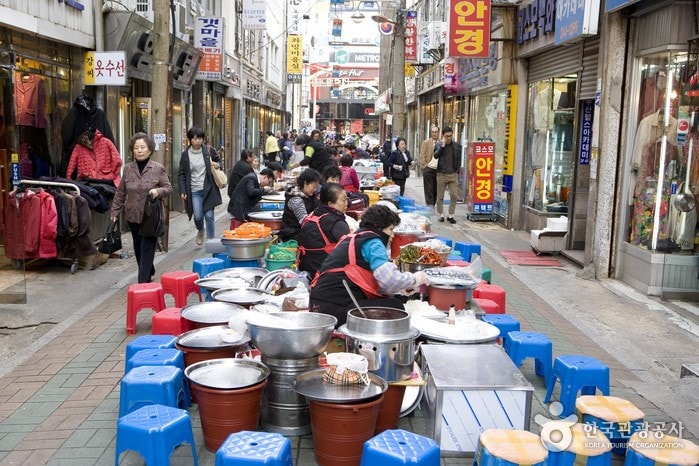 The Old-fashioned but never out of Style Gukje market