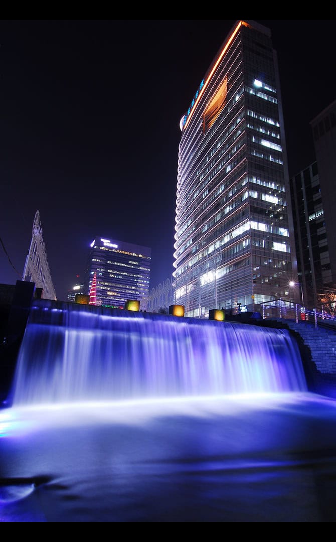 The Dazzling Stream of Cheonggyecheon