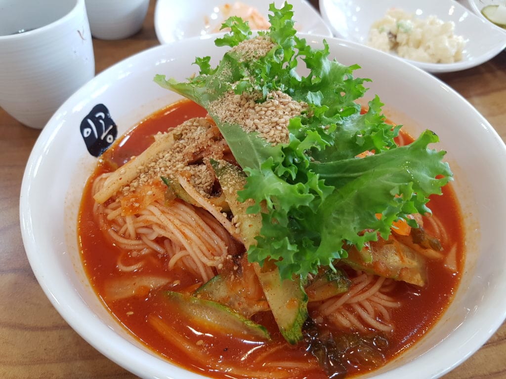 Refreshing, delightful bibim-guksu