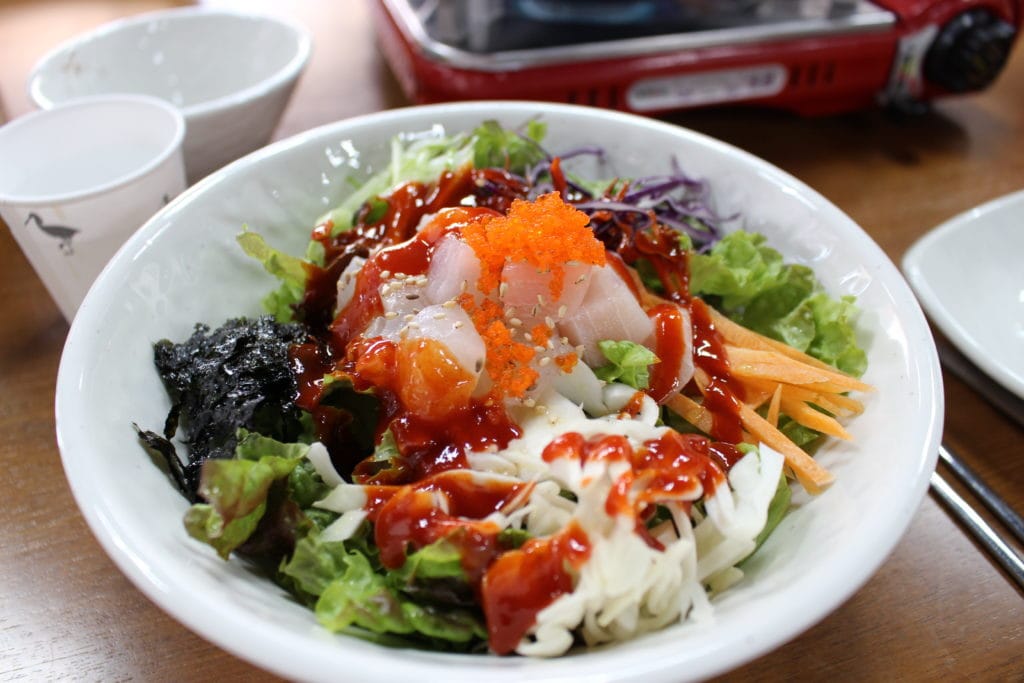 Hoe-deopbap : Raw fish over rice
