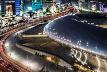 Walking Tour with Dongdaemun DDP