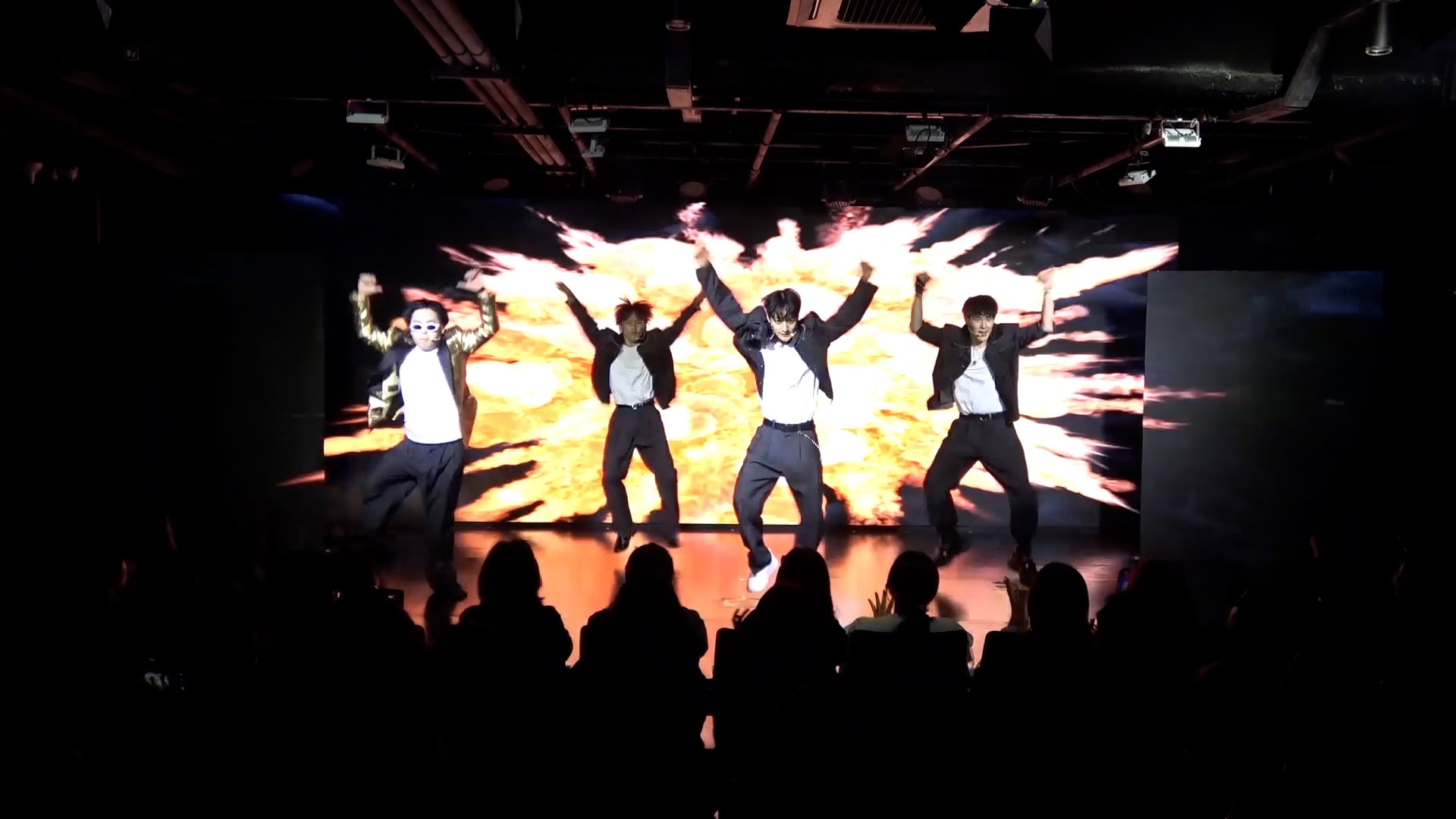 Experience a Live K-Pop Performance – The KOKOON Show in Hongdae